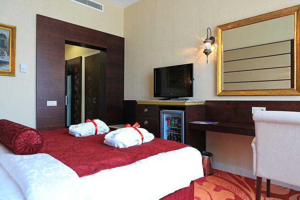 Kronos Hotel Golbası Exterior foto